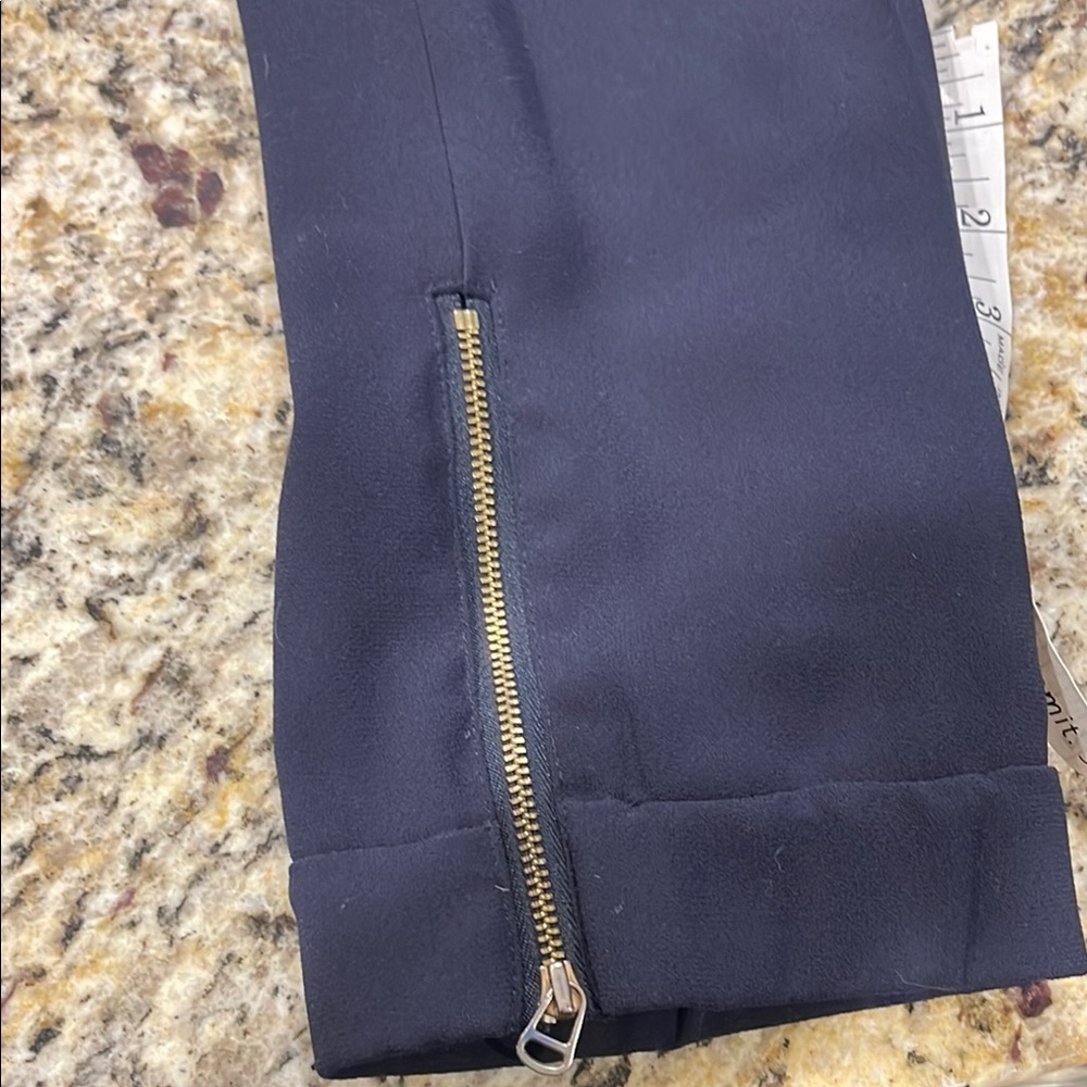 Black Loft Dress Jogger ✨ - Picture 4 of 9